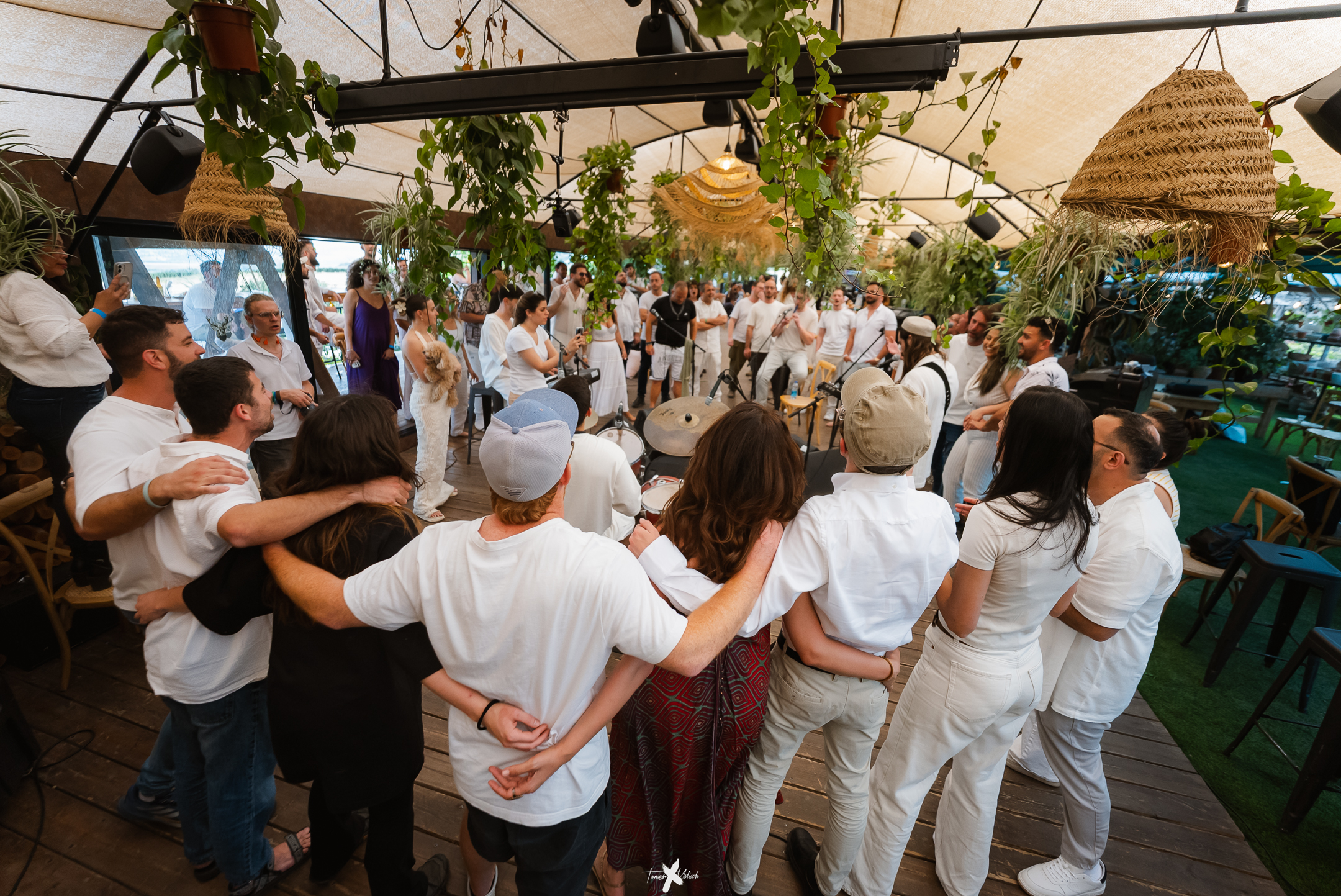 פלא קטן - ג׳אם קבלת שבת ופודקאסט לייב על חיי רווקות. בשיתוף עם ״מאמינים מודרניים״